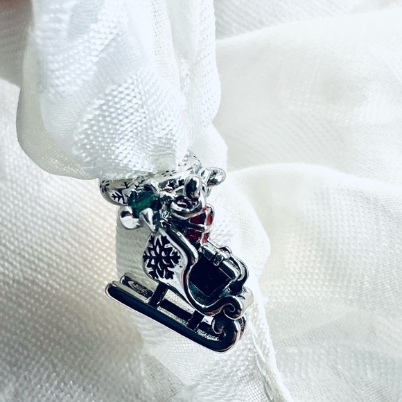 🎅 NWOT Santa Sleigh Charm 🛷Christmas - Picture 6 of 16